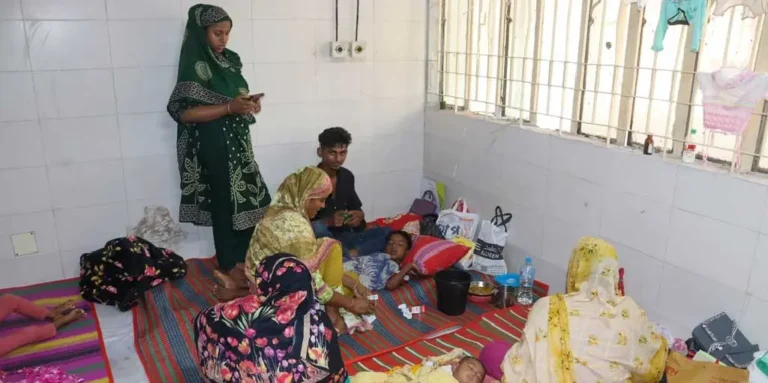 কুমিল্লায় হামের প্রাদুর্ভাব: হাসপাতালে রোগীর চাপ, শিশু ওয়ার্ডে ‘গাদাগাদি’ পরিস্থিতি