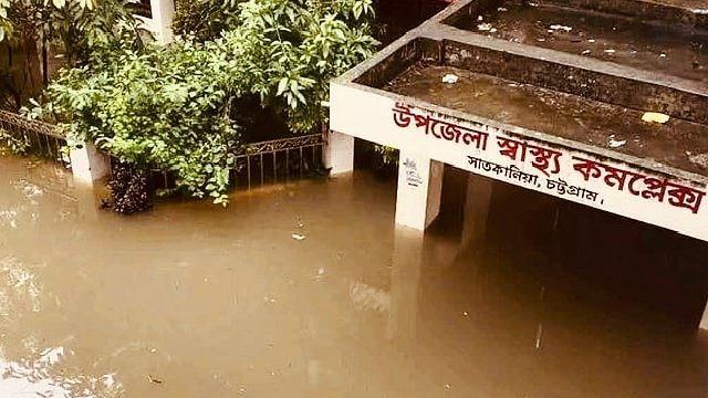 বন্যা পরিস্থিতির অবনতিতে চট্টগ্রামের ৫ জেলায় শনিবারের এইচএসসি পরীক্ষা স্থগিত