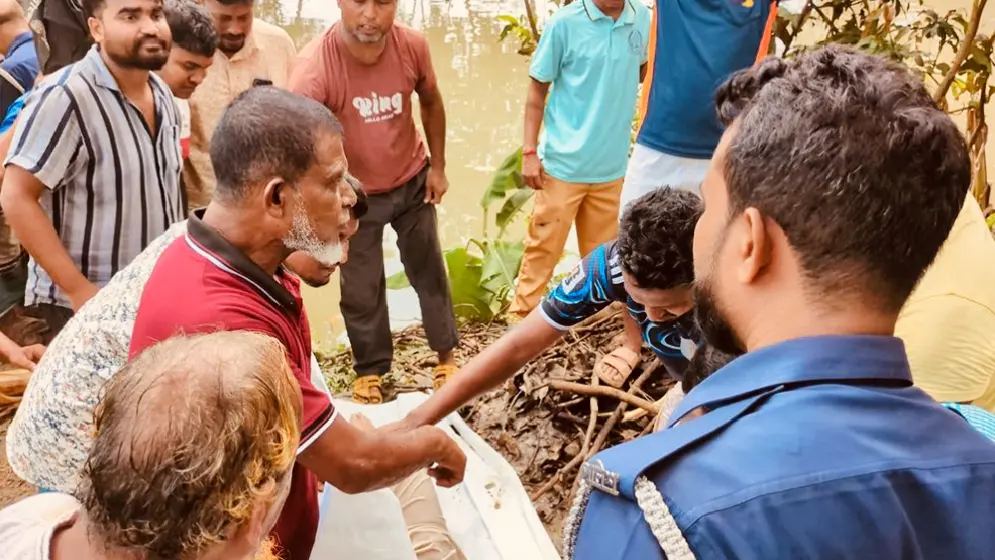 মুরাদনগরে কৃষককে গলা কেটে হত্যা, পুকুর থেকে উদ্ধার মরদেহ