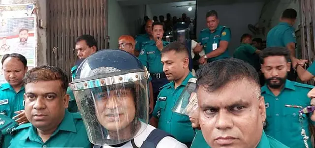 হত্যাচেষ্টা মামলায় ব্যারিস্টার সুমনের জামিন, মুক্তিতে থাকছে আরও আইনি বাধা