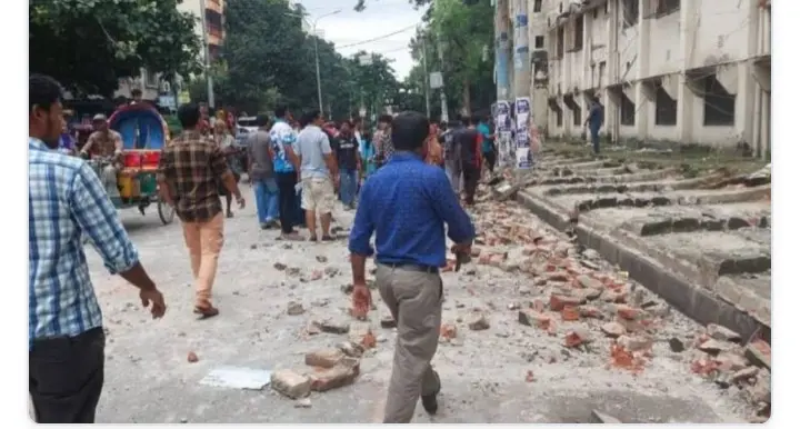 মিরপুরে বাউন্ডারি দেয়াল ধসে প্রাণ গেল দুজনের, আহত ১