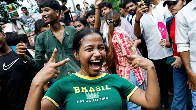 শিক্ষামন্ত্রীর পদত্যাগে ভারতে ৩৬ দিনের আন্দোলনের ইতি