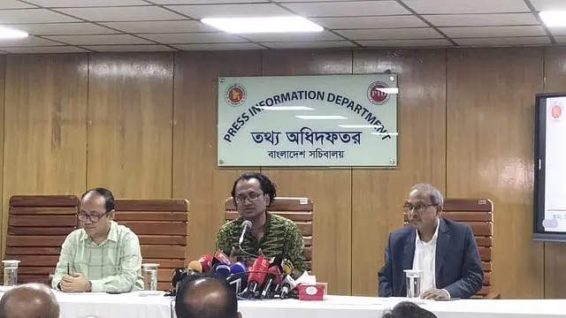 দেশে ফিরলে শেখ হাসিনার ন্যায়বিচার নিশ্চিতের কথা জানালেন তথ্য উপদেষ্টা