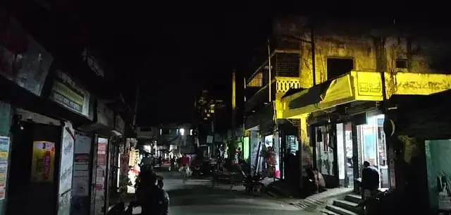 গ্যাসের সরবরাহ উল্লেখযোগ্যভাবে কমে যাওয়ায় বিদ্যুৎ উৎপাদনে ব্যয়বহুল ফার্নেস অয়েল ও ডিজেলচালিত কেন্দ্রের ওপর নির্ভরতা বাড়িয়েছে বাংলাদেশ বিদ্যুৎ উন্নয়ন বোর্ড (পিডিবি)।