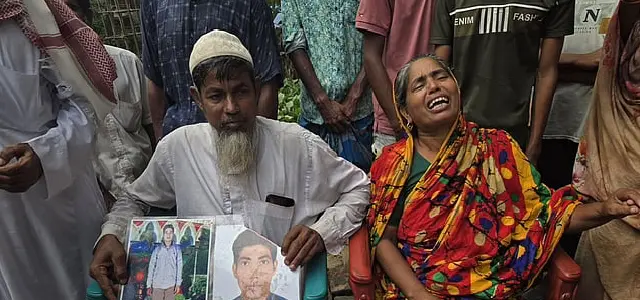 সৌদির আগুনে ১৬ বাংলাদেশির মৃত্যু, নওগাঁর আত্রাইয়ে স্বজনদের আহাজারি