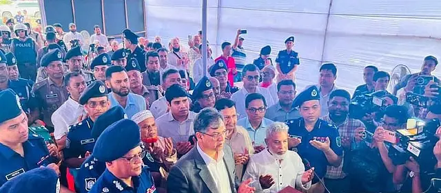 ঢাকা-চট্টগ্রাম মহাসড়কে ১,৪২৭ এআই ক্যামেরা, চাঁদাবাজি বন্ধের আশা স্বরাষ্ট্রমন্ত্রীর