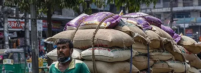 সরকারি গুদামে চালের মজুদ ছাড়িয়েছে ২০ লাখ টন