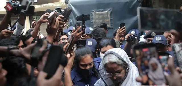 স্বামীর শেষকৃত্যে অংশ নিতে ১২ ঘণ্টার প্যারোলে দীপু মনি