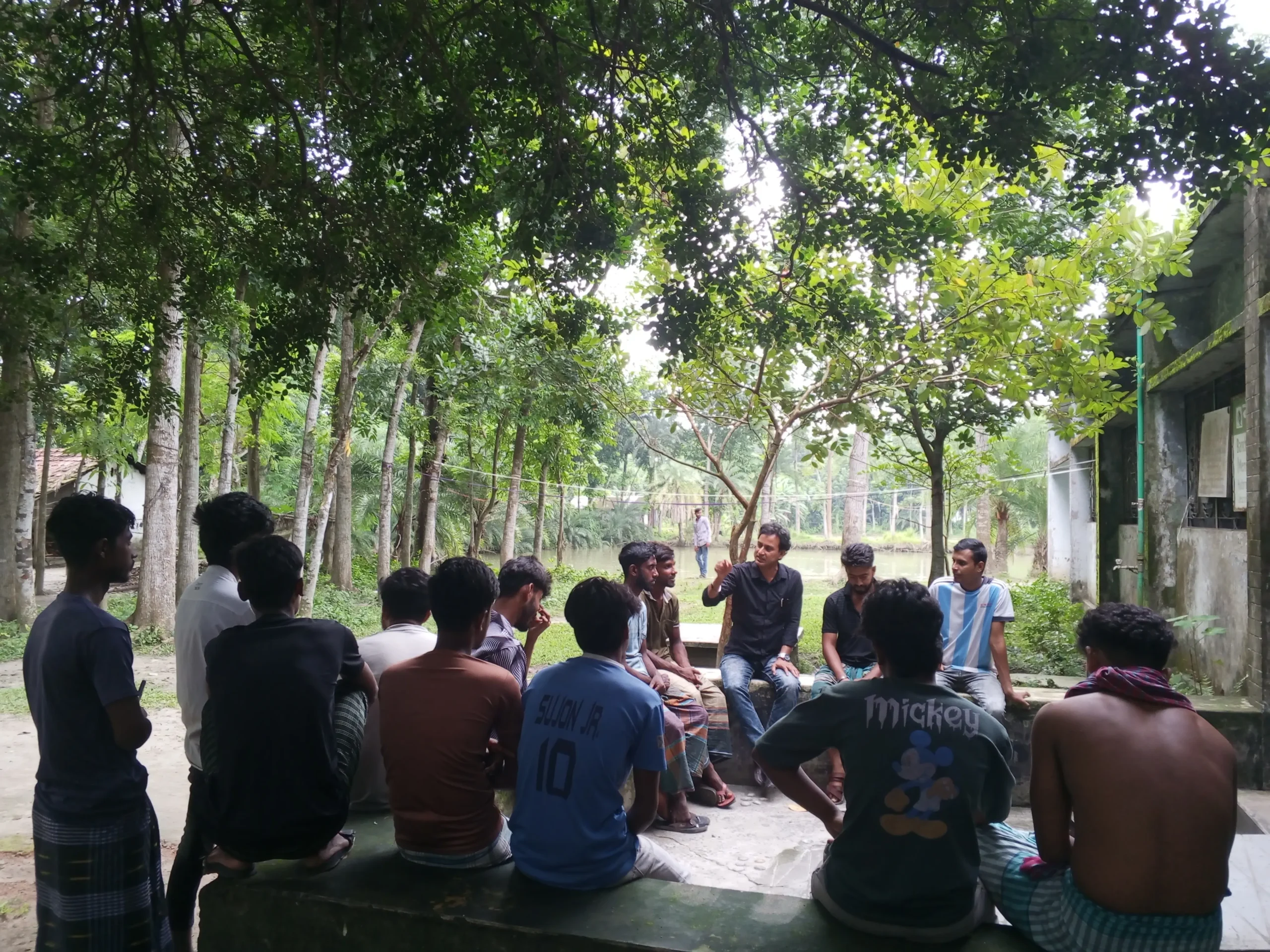 ইছালীতে যুবকদের সঙ্গে চেয়ারম্যান প্রার্থী জুয়েল মুন্সীর মতবিনিময় সভা