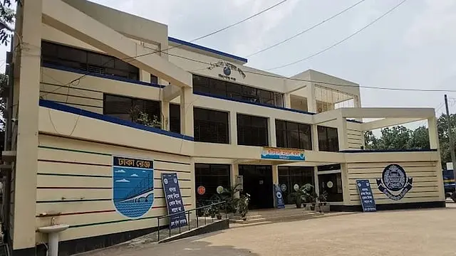 কিশোরগঞ্জে সড়ক দুর্ঘটনায় প্রাণ গেল ৩ জনের অটোরিকশা-কভার্ড ভ্যানের মুখোমুখি সংঘর্ষে আহত আরও ৪