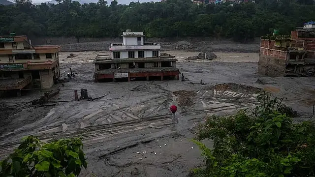 হিমবাহ গলার আগাম সতর্কতার পাঁচ মাস পরই নেপালে ভয়াবহ বিপর্যয়