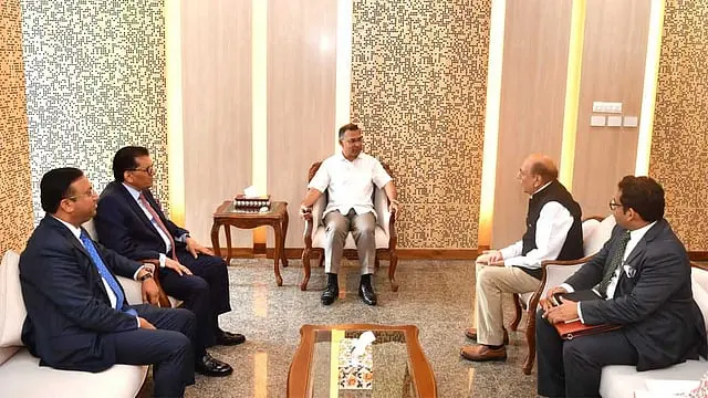 হাসিনা ও হাদি হত্যার আসামিদের ফেরাতে ভারতের প্রতি ঢাকার অনুরোধ