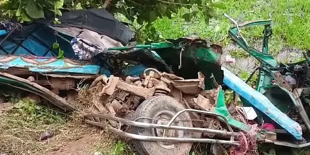 কালিয়াকৈরে মুখোমুখি সংঘর্ষ, ঝরল ৩ প্রাণ; আহত ২