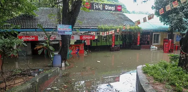 ঢাকায় জলাবদ্ধতার পেছনে বিপুল ব্যয়, তবু মিলছে না স্থায়ী সমাধান