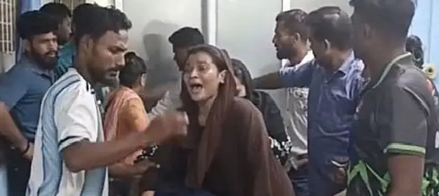 খুলনায় সড়কের পাশে যুবককে কুপিয়ে হত্যা, হামলাকারীদের খুঁজছে পুলিশ