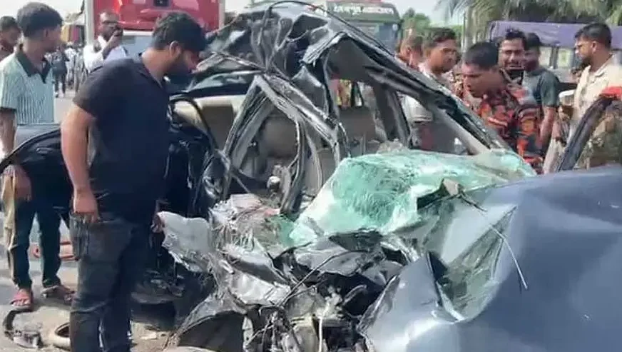 ভুল পথে গাড়ি চালানোর পরিণতি, গজারিয়ায় প্রাণ গেল চারজনের
