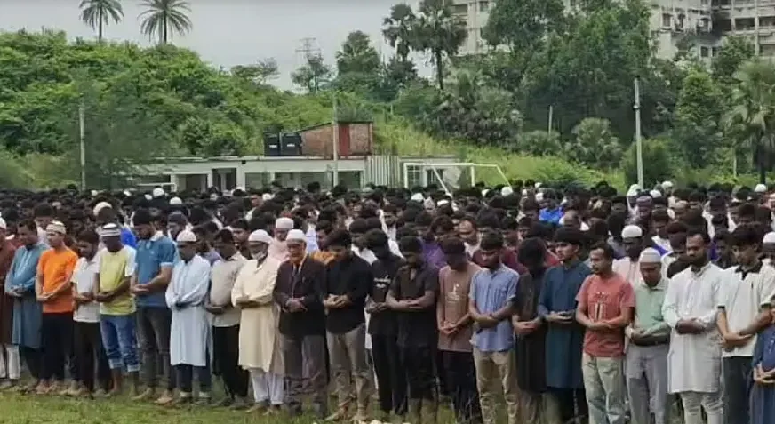 অপ্রতিমের জানাজায় কুবি ক্যাম্পাসে মানুষের ঢল