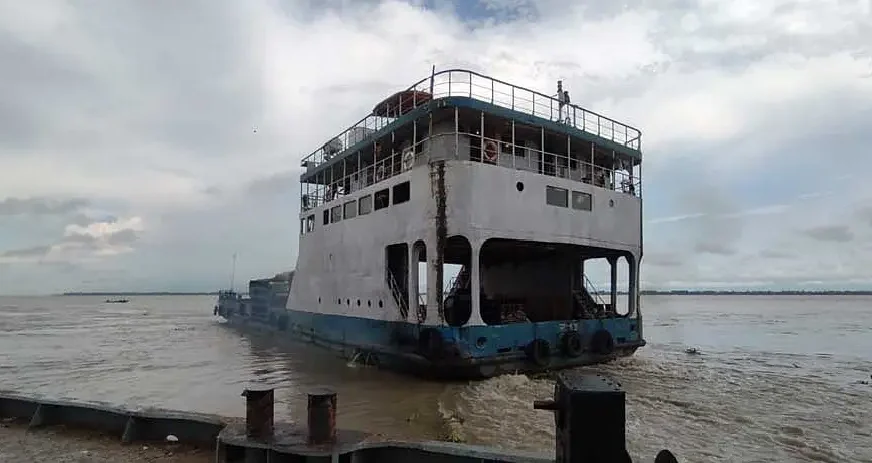 ১৬ দিন পর নাজিরগঞ্জ-ধাওয়াপাড়া ফেরি চলাচল ফের শুরু