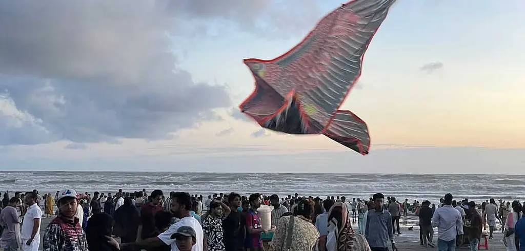কক্সবাজারে বিদেশি পর্যটক কত, জানে না কেউ