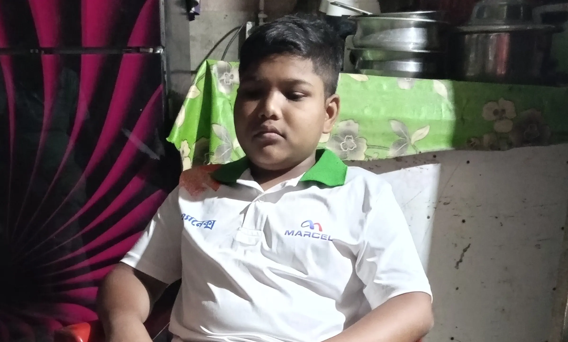 অসুখে ফুলে ওঠে শরীর, যন্ত্রণায় কাতর ইয়ামিনের চিকিৎসায় পাশে দাঁড়ানোর আকুতি