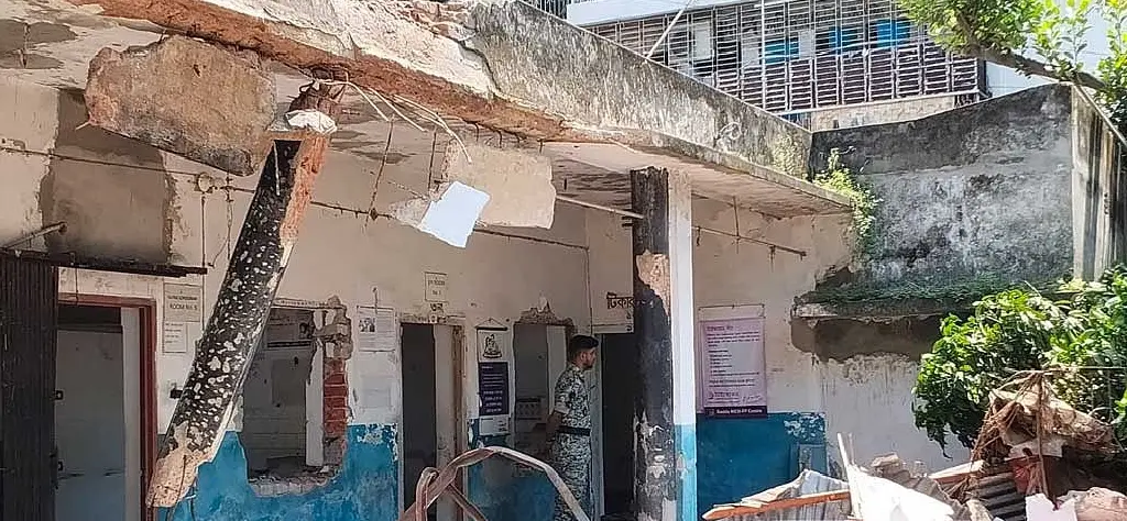 রাড্ডা স্বাস্থ্যকেন্দ্র ভাঙচুর: আরও দুজন কারাগারে, পাঁচজনের জামিন নামঞ্জুর