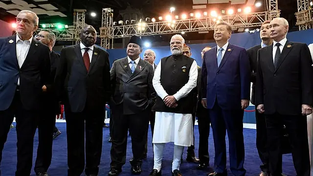 পশ্চিম এশিয়ার সংঘাত থামাতে ব্রিকসকে সক্রিয় হওয়ার আহ্বান শির