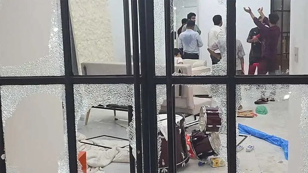 ইসিবি চত্বরে আবাসন প্রকল্পে হামলা, ভাঙচুর-লুটের শিকার সালমানের স্টুডিও