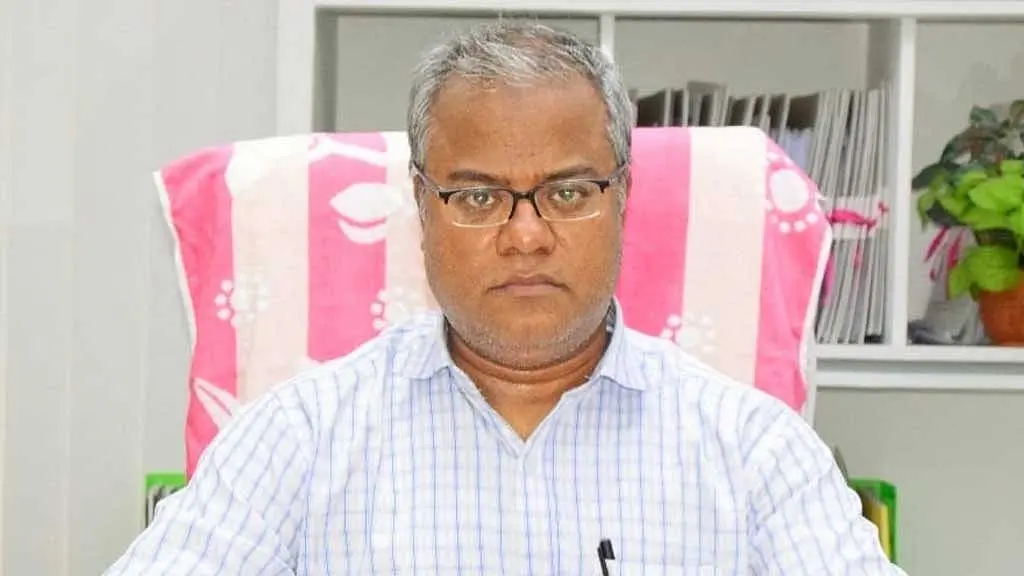 চুয়েটে নতুন ভিসির অনলাইন যোগদান, ক্যাম্পাসে শিক্ষার্থীদের মশাল মিছিল