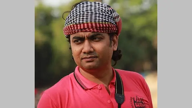 জুলাই আন্দোলনের পোস্ট ঘিরে চবি শিক্ষক সাময়িক বরখাস্ত, সংঘর্ষে বহিষ্কার ২ শিক্ষার্থী