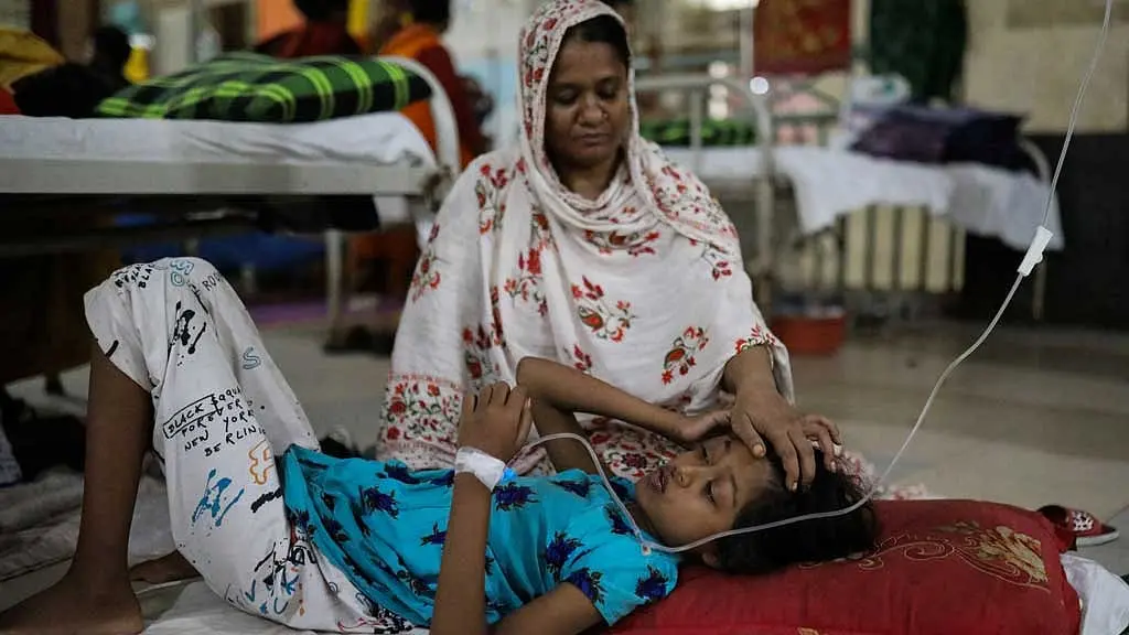 ডেঙ্গুর ভয়াবহ ছোবল, একদিনে হাসপাতালে ২১৫৮ রোগী, মৃত্যু ৬