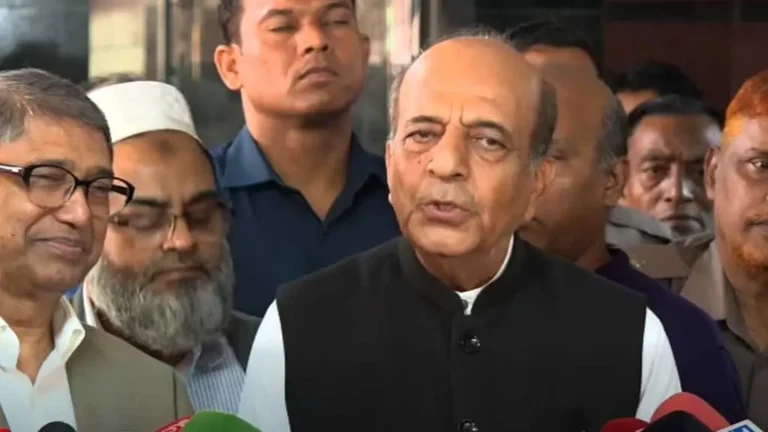 ঢাকা-দিল্লির জট খুলতে শীর্ষ নেতৃত্বের বৈঠকের ওপর জোর ত্রিবেদীর