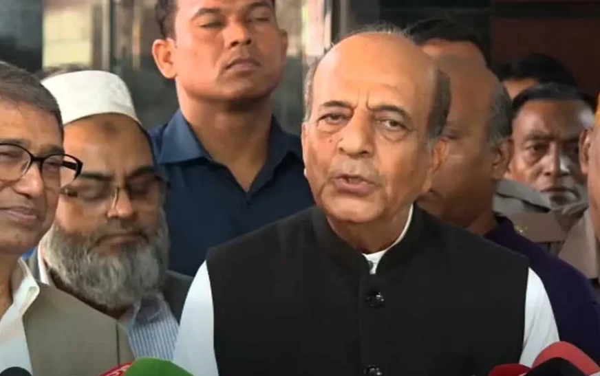 ঢাকা-দিল্লির জট খুলতে শীর্ষ নেতৃত্বের বৈঠকের ওপর জোর ত্রিবেদীর