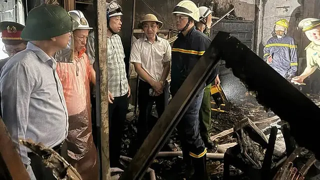 হ্যানয়ের আবাসিক এলাকায় ভয়াবহ আগুন, প্রাণ গেল ৫ জনের