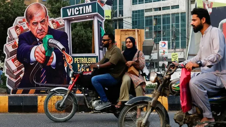 পাকিস্তানে জ্বালানি সাশ্রয়ে কড়াকড়ি, বিদেশ সফর ও সরকারি ভোজ বন্ধ