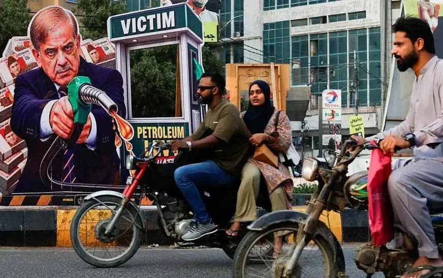 পাকিস্তানে জ্বালানি সাশ্রয়ে কড়াকড়ি, বিদেশ সফর ও সরকারি ভোজ বন্ধ