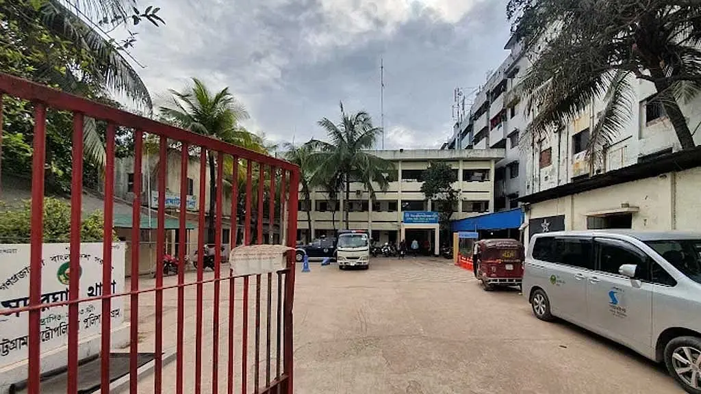 মাদকের টাকা চেয়ে না পেয়ে শিশুকে নিয়ে বেরিয়ে যান বাবা, ৯৯৯-এ উদ্ধার