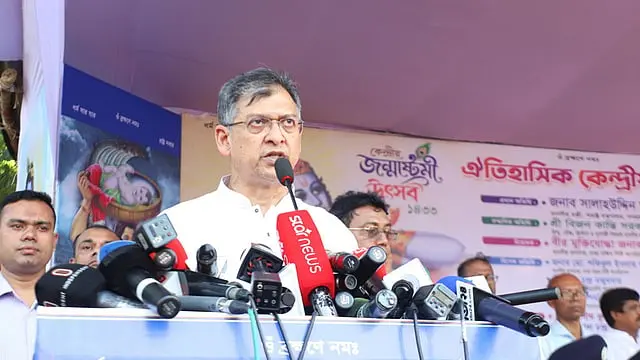 ধর্ম নয়, আগে বাংলাদেশের নাগরিক—সনাতন ধর্মাবলম্বীদের প্রতি স্বরাষ্ট্রমন্ত্রীর আহ্বান
