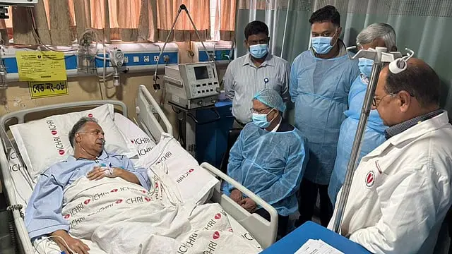 হাসপাতালে জ্বালানিমন্ত্রী টুকু, সকালে দেখতে গেলেন রাষ্ট্রপতি