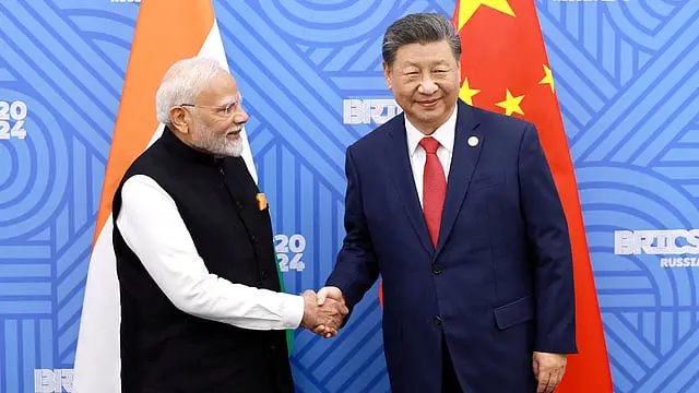 চীন-ভারত সম্পর্কের জট খুলতে শি-মোদীর বৈঠক, মতপার্থক্য সামলানোর বার্তা