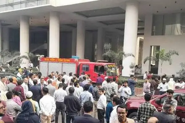 সচিবালয়ের ৬ নম্বর ভবনে অগ্নিকাণ্ড, আগুন নিয়ন্ত্রণে আনেন কর্মীরা