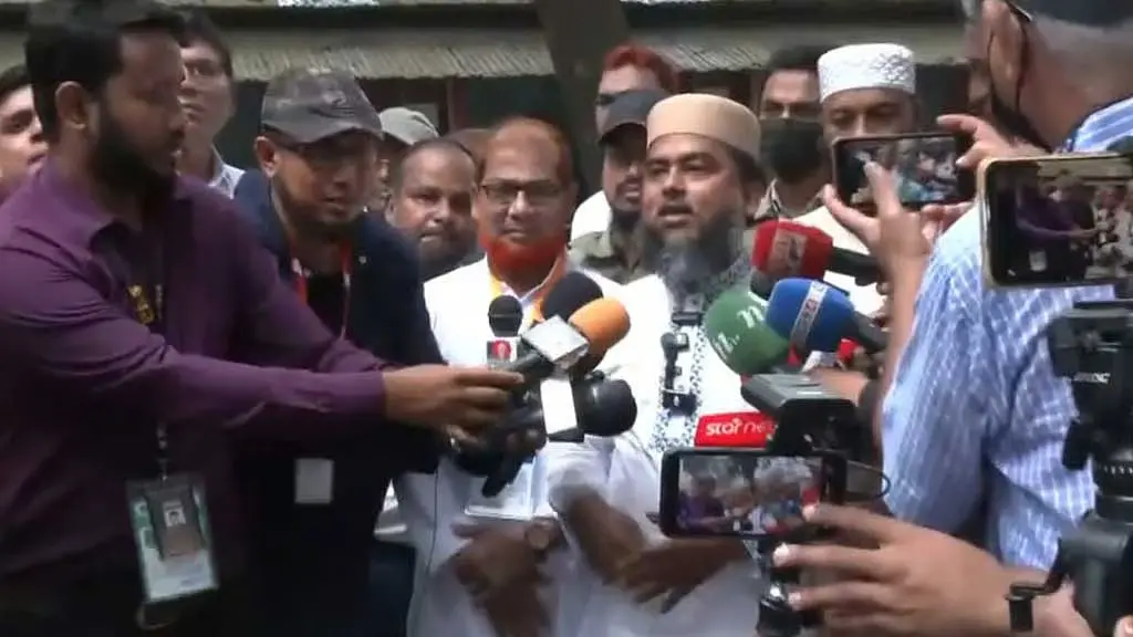 ঠাকুরগাঁও উপনির্বাচনে প্রিজাইডিং কর্মকর্তাদের পরিচয়পত্রে ছবি না থাকার অভিযোগ