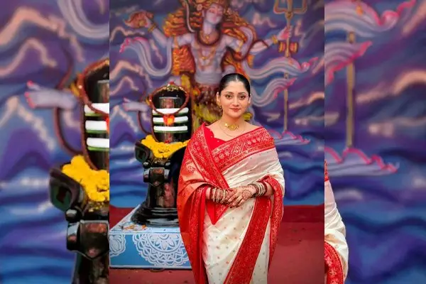 মঠবাড়িয়ার রাজ মন্দিরে পূজা চেরী, উৎসবের আমেজে বাড়তি আকর্ষণ 