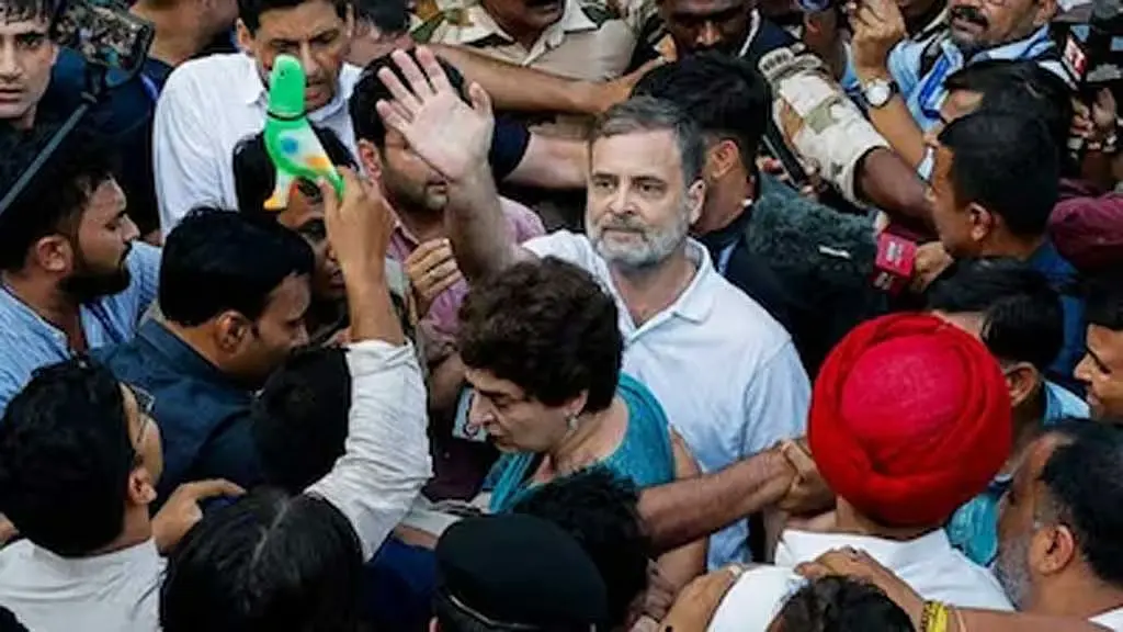 ভোটার তালিকা নিয়ে বিতর্ক: ১০ দফা দাবি নিয়ে সুপ্রিম কোর্টে রাহুল গান্ধীরা
