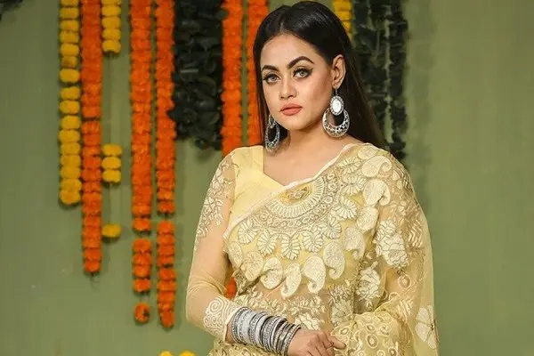 স্তন ক্যানসারে ৩৯ বছর বয়সে মারা গেলেন মডেল ও অভিনেত্রী তুলনা