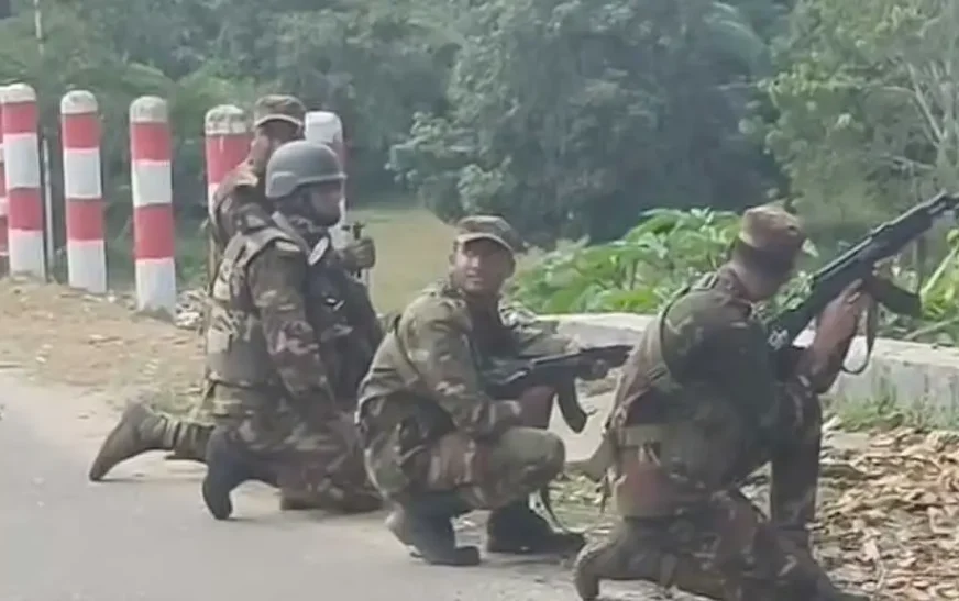 সাজেকে অবরোধ ঘিরে উত্তেজনা, সেনাবাহিনীর সঙ্গে গোলাগুলির দাবি