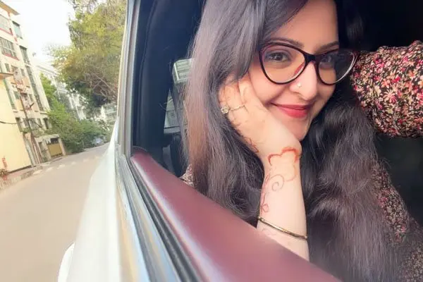 শিউলির খোঁজে পরীমনি, মুগ্ধ ভক্তরা