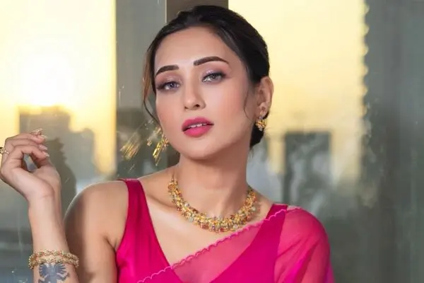 জীবনসঙ্গী হিসেবে কেমন ছেলে পছন্দ মিমি চক্রবর্তীর?