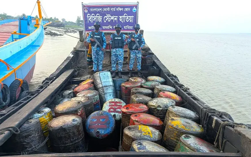 হাতিয়ায় শুল্ক ফাঁকি দিয়ে আনা ৯ হাজার ৫০০ লিটার পামওয়েল জব্দ