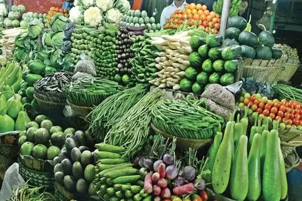 শিমের কেজি ১৮০ টাকা, চাপে রাজধানীর ক্রেতারা