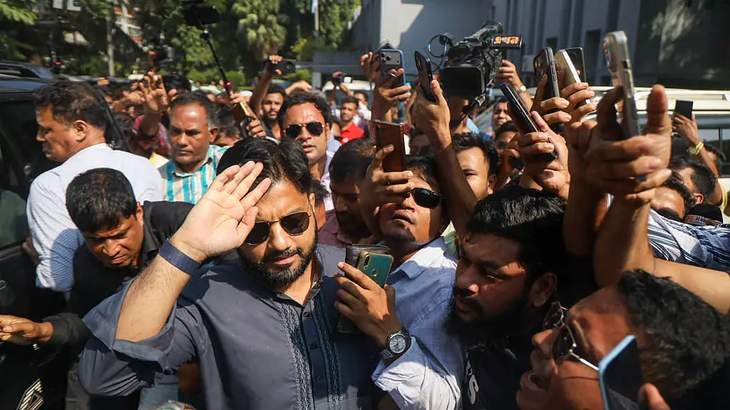 ইশরাকের পদত্যাগ ঘিরে বিএনপিতে অস্বস্তি, দলীয় শৃঙ্খলা নিয়ে প্রশ্ন